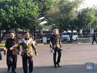 Berbatik datang ke Istana, Begini Gaya Prabowo & Nadiem