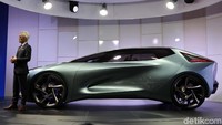 Mobil juga memiliki fitur Lexus Advance Posture Control yang terinspirasi dari Cheetah yang tengah mengejar mangsa. Dengan fitur ini Lexus mengklaim mobil memberikan posisi berkendara yang ideal untuk pengendara.