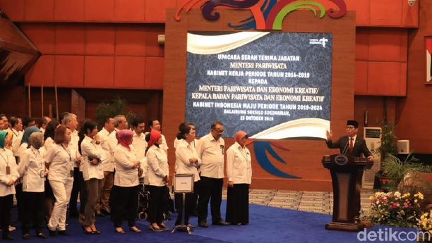 Sah! Sertijab Selesai, Wishnutama Resmi Jadi Menparekraf