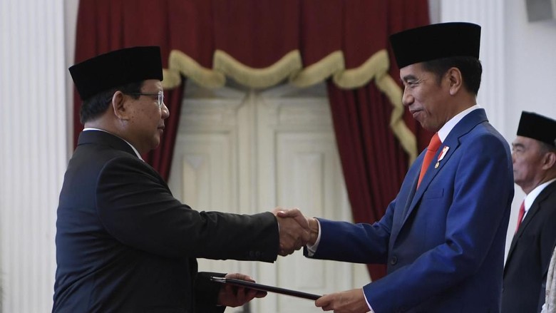 Prabowo Pulang Usai Pelantikan, Sekjen Kemhan: Beliau Kurang Tidur Prabowo Pulang Usai Pelantikan, Sekjen Kemhan: Beliau Kurang Tidur