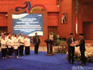 Sah! Sertijab Selesai, Wishnutama Resmi Jadi Menparekraf