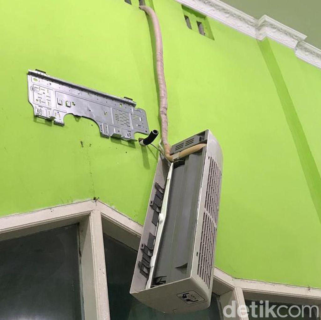 Polisi Buru Pelaku Perusakan dan Pencurian di Masjid Amal Medan Polisi Buru Pelaku Perusakan dan Pencurian di Masjid Amal Medan