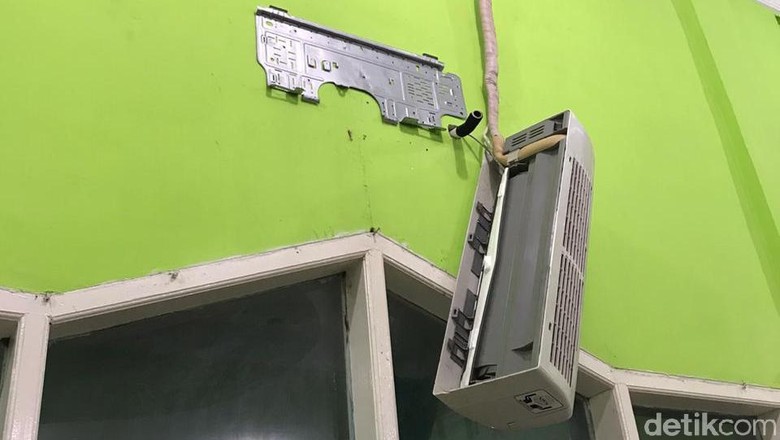 Polisi Buru Pelaku Perusakan dan Pencurian di Masjid Amal Medan Polisi Buru Pelaku Perusakan dan Pencurian di Masjid Amal Medan