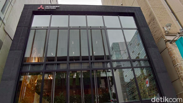Keren, Diler Mitsubishi Ini Seperti Cafe