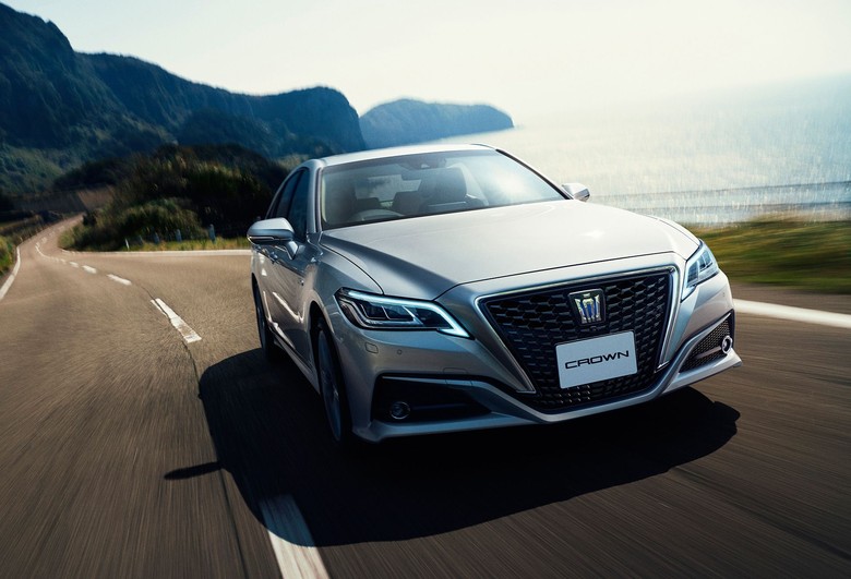 Toyota Crown HV G-Executive Hybrid. Foto: Toyota Toyota Crown HV G-Executive Hybrid. Foto: Toyota