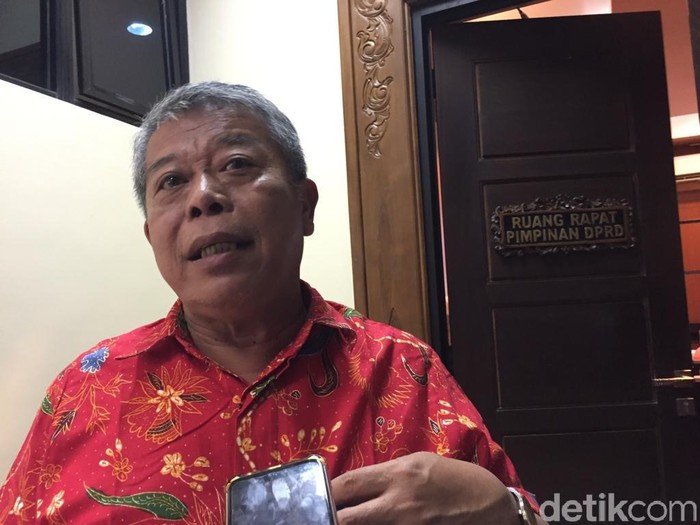 Ketua DPRD Jatim Kusnadi