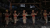 Anak-anak Suku Dayak Lundayeh memiliki cita-cita tinggi walaupun mereka hidup di Krayan, desa terisolir yang berdekatan dengan perbatasan Malaysia yang serba terbatas mulai dari internet, listrik bahkan infrastruktur yang belum merata. Agung Pambudhy/detikcom.