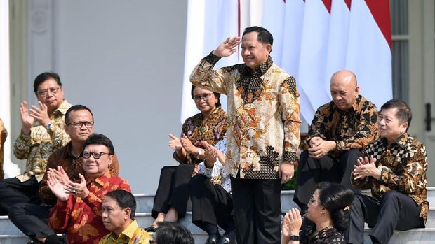 Simak! Perintah Pertama Jokowi ke Menteri Tito Karnavian