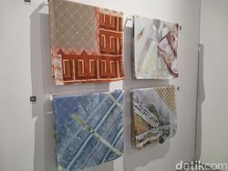 Mencoba Hijab Kreasi Robot Rinna Microsoft