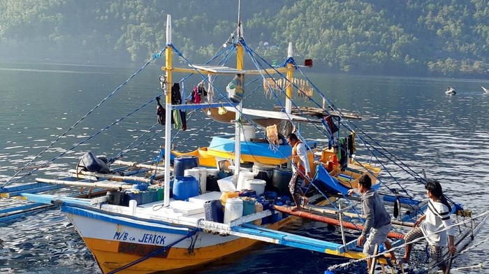 KKP kembali tangkap kapal perikanan asing (KIA) yang menangkap ikan secara ilegal di WPP-NRI Laut Sulawesi. Berikut foto-fotonya.
