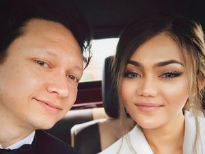 Foto Perdana Rina Nose dan Suami Banjir Ucapan Selamat