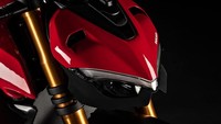 Motor ini dibekali suspensi depan upside down Öhlins NIX-30 dan suspensi belakang Öhlins TTX36. Juga sudah dilengkapi steering damper elektronik buatan Öhlins./Foto: Ducati