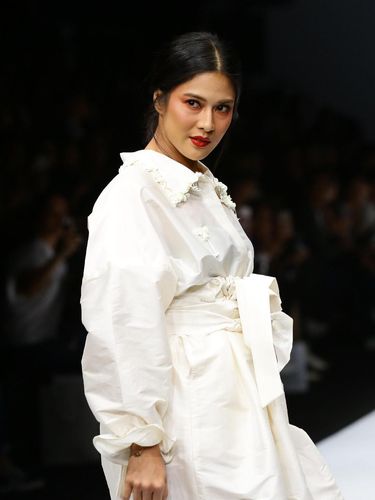 Kurangi Sampah Fashion, 3 Brand Lokal Ubah Baju Bekas Jadi Busana Baru