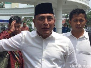 Gubsu Edy Akan Pecat Guru SMAN 8 Medan yang Berkelahi di Sekolah