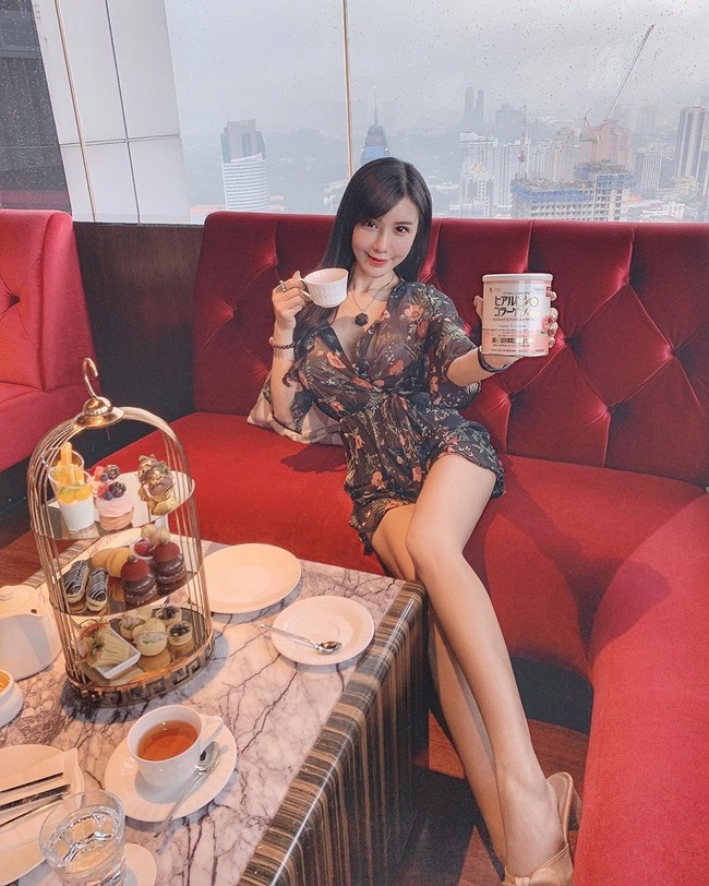 Model yang juga seorang selebriti ini sepertinya tidak bisa menerima jawaban dan mulai melecehkan pramugari. Sabee yang marah ini pun mengatakan bahwa ia akan mengadu ke departemen layanan pelanggan AirAsia. Foto: Instagram @sabee996
