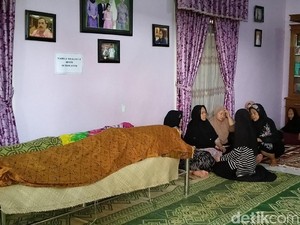Keluarga Kenang Nabila yang Tewas dalam Kecelakaan Bus Pelajar di Cipali