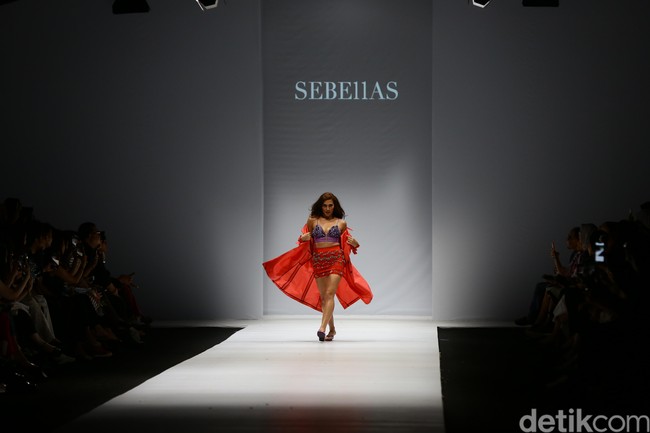 Karenina tampil di hari kedua pagelaran Jakarta Fashion Week 2020, Rabu (23/10/2019). Dia hadir sebagai model dalam fashion show A Story of Second Chances yang digelar oleh Tinkerlust. Foto: Rachman Haryanto/Detikcom