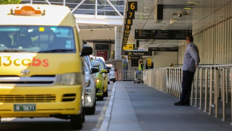 Uber Hancurkan Industri Taksi, Calo Kini Berkeliaran di Bandara Melbourne Uber Hancurkan Industri Taksi, Calo Kini Berkeliaran di Bandara Melbourne