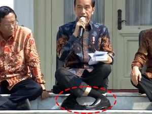 Masih Ingat Posisi Kaki Jokowi yang Viral? Ini Analisis Ahli Orthopedi