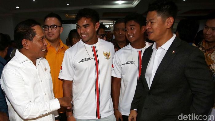 Menpora Zainudin Amali akan tur ke pelatnas cabor (Agung Pambudhy) Menpora Zainudin Amali akan tur ke pelatnas cabor (Agung Pambudhy)