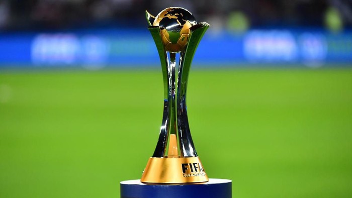 The Club World Cup trophy is pictured ahead of the Final match in the FIFA Club World Cup football competition between Real Madrid and Al-Ain at the Zayed Sports City Stadium in Abu Dhabi, the capital of the United Arab Emirates, on December 22, 2018. (Photo by Giuseppe CACACE / AFP)