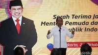 Zainudin Amali memberikan sambutan dalam acara serah terima jabatan Menpora di Jakarta, Kamis (24/10/2019).