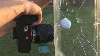 Cara bikin efek foto kaca pecah. Foto: instagram.com/jordi.koalitic