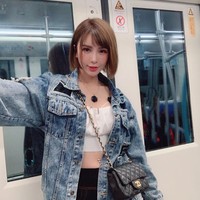 Ketika pesawat akhirnya mendarat, Sabee mengambil video dari semua staf penerbangan. Suaranya bisa terdengar saat dia menyatakan dengan mengejek, AirAsia! Ini AirAsia ok. Foto: Instagram @sabee996