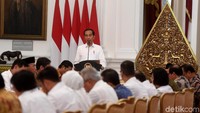 Presiden Joko Widodo (Jokowi) memimpin Sidang Kabinet Paripurna pertama di Istana Merdeka, Jakarta, Kamis (24/10/2019).