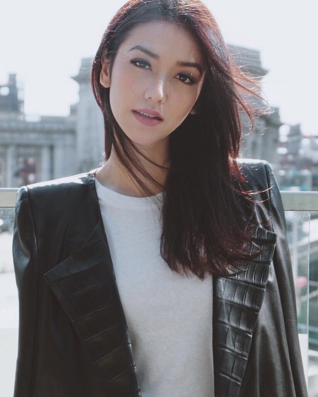 Velove Vexia yang dikabarkan pernah dekat dengan Didit Hediprasetyo juga termasuk langganan desainer yang sudah memamerkan karyanya di Paris Fashion Week ini. Menghadiri New York Fashion Week pada 2018, Velove mengenakan jaket kulit karya Didit. Foto: Dok. Instagram