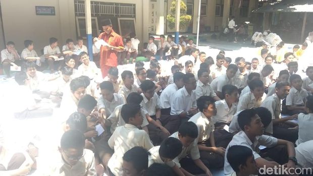 Ratusan siswa SMP di Magelang tulis surat untuk Mendikbud Nadiem Makarim. 