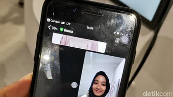 Tunggu ya ka aku masih belajar, balas Rinna. Foto: Aisyah Kamaliah/detikINET
