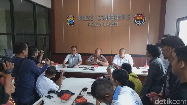 Polisi Tetapkan Bupati Balangan Tersangka Penipuan Polisi Tetapkan Bupati Balangan Tersangka Penipuan