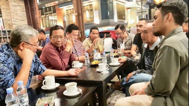 Doyan Ngopi, Ini 5 Warung Kopi Yang Pernah Disinggahi Mahfud MD