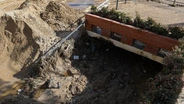 Banjir Bandang Landa Spanyol, 5 Orang Hilang dan 1 Tewas Banjir Bandang Landa Spanyol, 5 Orang Hilang dan 1 Tewas
