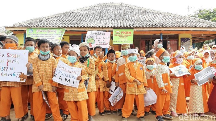 Siswa di Palembang Gelar Aksi Asap Kapan Berakhir?