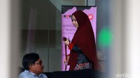 KPK memanggil istri mantan Menpora Imam Nahrawi, Shobibah Rohmah, terkait kasus dugaan suap dana hibah KONI.