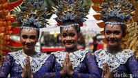 Antusias masyarakat untuk tampil di pawai kenduri budaya membuat acara tersebut berlangsung meriah.