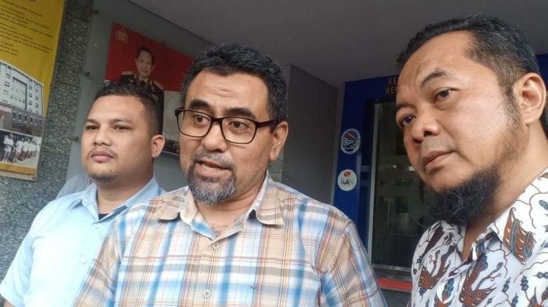 Diantar Pihak DKM Masjid, DPO Penganiaya Ninoy Serahkan Diri ke Polisi Diantar Pihak DKM Masjid, DPO Penganiaya Ninoy Serahkan Diri ke Polisi