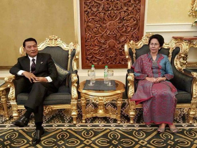 Adu Gaya Makan Istri Menteri Hingga Tempat Ngopi Favorit Mahfud MD
