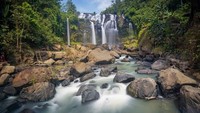 Curup Gangsa. Menuju air terjun ini kamu harus menempuh perjalanan panjang. Air terjun ini berada di Dusun Tanjung Raya, Kampung Kota Way, Kecamatan Kasuy, Way Kanan.  (hrsakbr02/dTraveler)