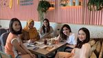 Intip Pose Keren Gisella Anastaia Saat Kulineran Bareng Gempita