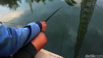 Yuk! Menikmati Sore Sambil Memancing di Danau Masjid Al Jabbar