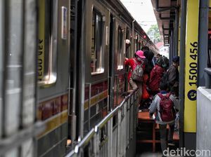 Pagi-pagi Stres Karena Antre dan Desakan di KRL? Ini Tips Mengatasinya