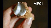 Penggemar es krim cone paling tahu kalau bagian terenaknya ada di bagian ujung corong wafer cone. Apa karena di ujungnya ada cokelat ya? Foto: istimewa