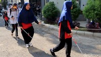 Aksi jalan kaki yang diikuti oleh peserta penyandang disabilitas ini memiliki rute dari SLB Negeri A Kota Bandung dan berakhir di gedung PPPPTK TK-PLB di Jalan Dr. Cipto, Bandung.