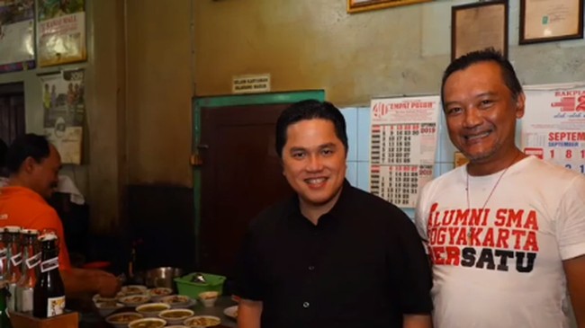 5 Momen Erick Thohir Saat Cicipi Kuliner Legendaris di Indonesia