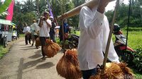 Mengenal Tradisi Nyuguh di Kampung Adat Kuta Ciamis