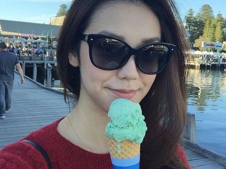 10 Pesona Artis Cantik dan Tampan Indonesia Saat Makan Es Krim