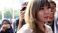 Gisel datang untuk membuat laporan atas fitnah yang ditimbulkan dari penyebar video syur mirip dirinya. Pool/Palevi S/detikFoto.